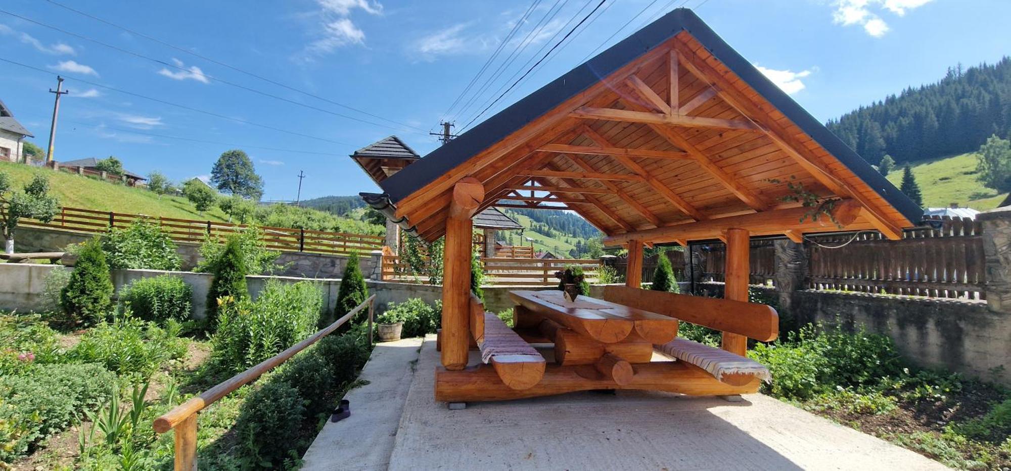 Hotel Casa Agroturistica Tarancuta Din Vatra Moldoviţei Exterior foto